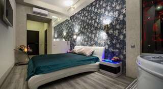 Гостевой дом Alex Hotel on Zvezdnaya Санкт-Петербург Номер с кроватью размера "king-size" и гидромассажной ванной-13
